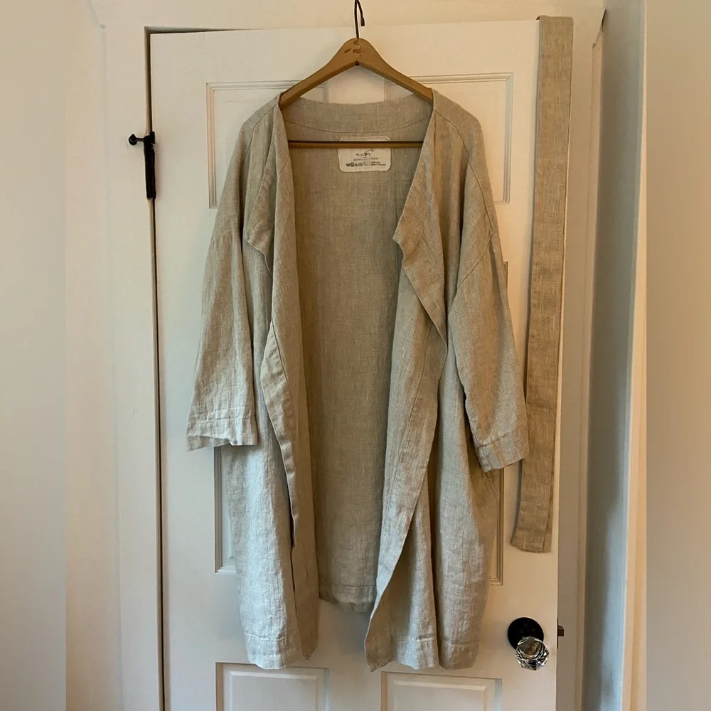 Amsterdam Coat notPERFECTLINEN Heavyweight Linen in Beige - Picture 8 of 8